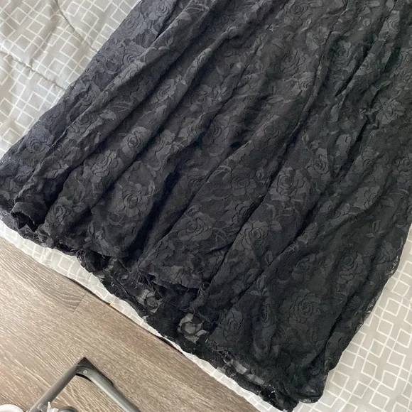 Black floral double-layer diagonal v-neck midi Flowy dress - Picture 15 of 17